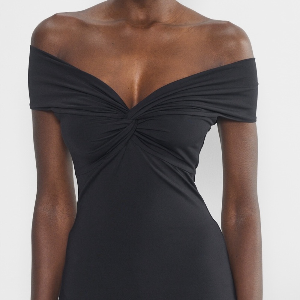 Aritzia Off-Shoulder Twist Front Black Top